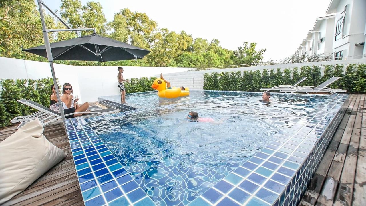 Happy Family Villa Phuket Eksteriør billede